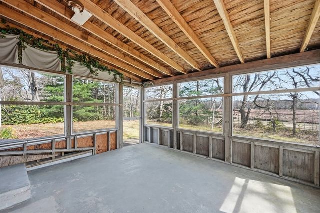 22 Longfellow Dr, Barnstable, MA 02632