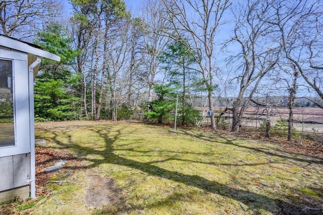 22 Longfellow Dr, Barnstable, MA 02632