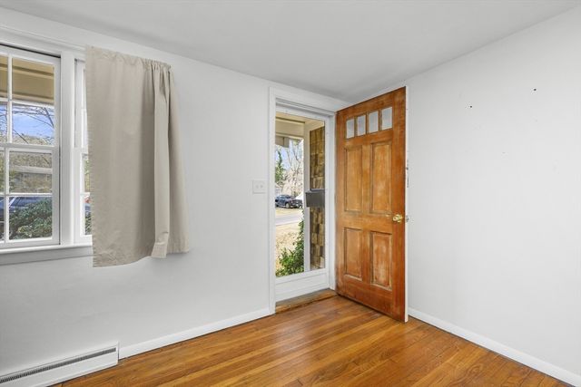 22 Longfellow Dr, Barnstable, MA 02632