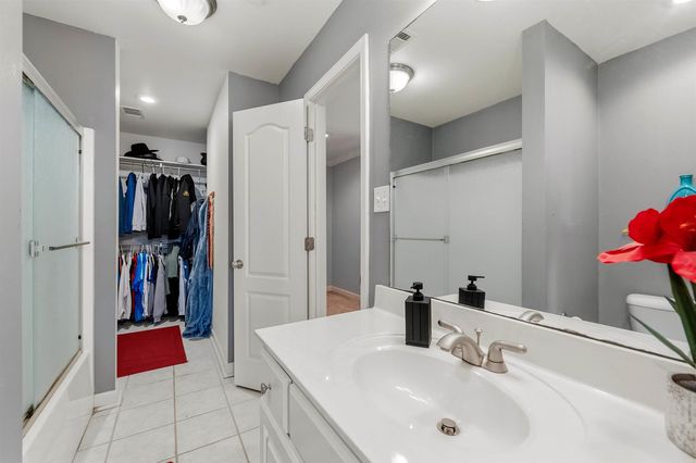 9109 Wooded Acres, Sherwood, AR 72120