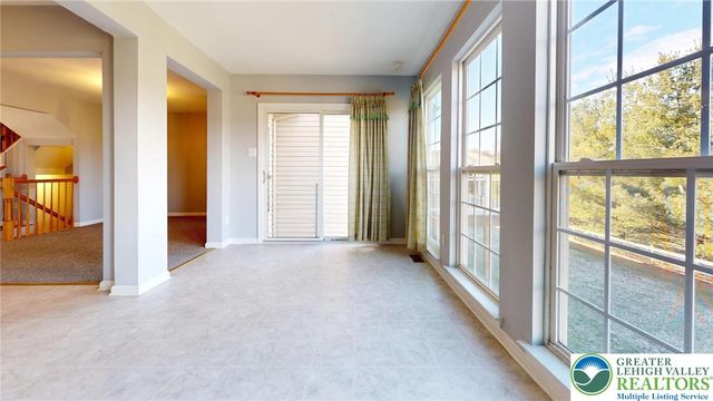 4039 Tournament Court, Upper Saucon Twp, PA 18034