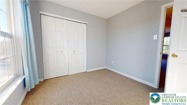 4039 Tournament Court, Upper Saucon Twp, PA 18034