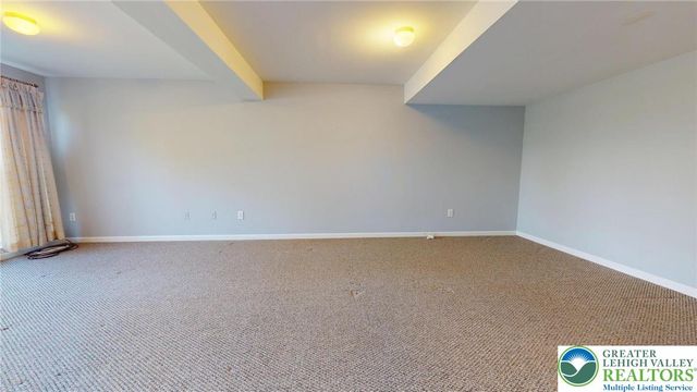 4039 Tournament Court, Upper Saucon Twp, PA 18034