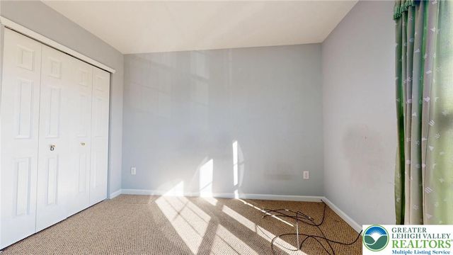 4039 Tournament Court, Upper Saucon Twp, PA 18034