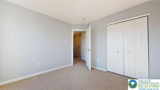 4039 Tournament Court, Upper Saucon Twp, PA 18034