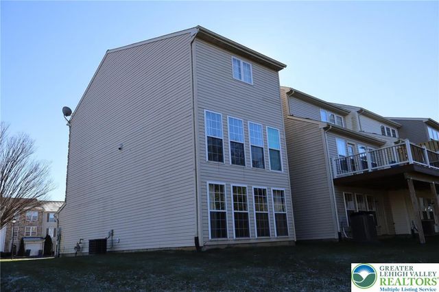 4039 Tournament Court, Upper Saucon Twp, PA 18034