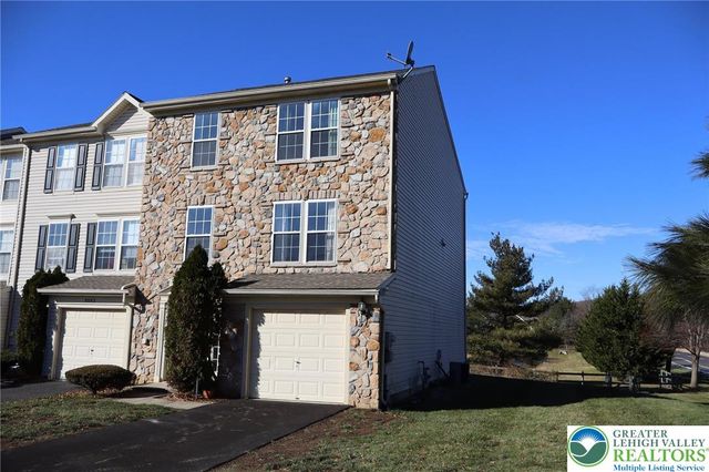 4039 Tournament Court, Upper Saucon Twp, PA 18034