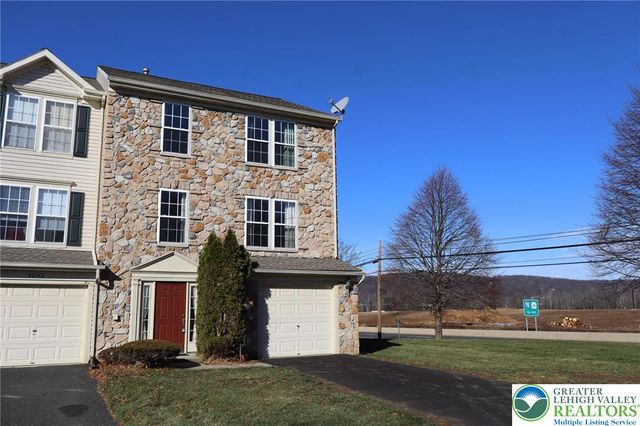 4039 Tournament Court, Upper Saucon Twp, PA 18034