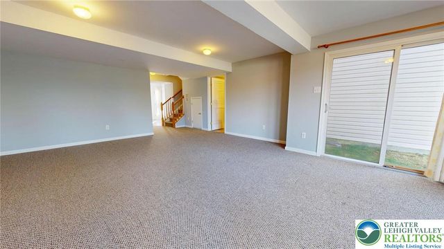 4039 Tournament Court, Upper Saucon Twp, PA 18034