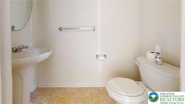 4039 Tournament Court, Upper Saucon Twp, PA 18034