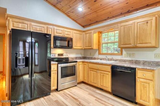73 Sargent Drive, Murphy, NC 28906