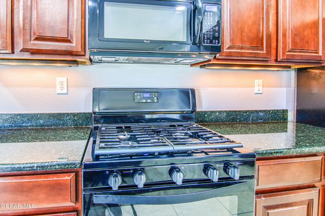 2605 SNOWY ROCK Place, El Paso, TX 79938