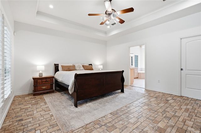 803 Buena Vista Dr, Rockport, TX 78382