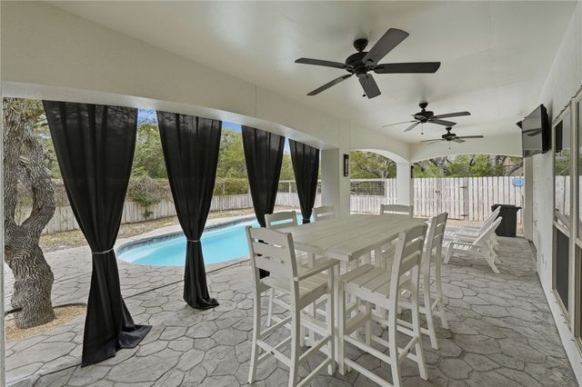 803 Buena Vista Dr, Rockport, TX 78382
