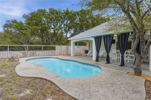 803 Buena Vista Dr, Rockport, TX 78382