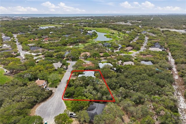803 Buena Vista Dr, Rockport, TX 78382