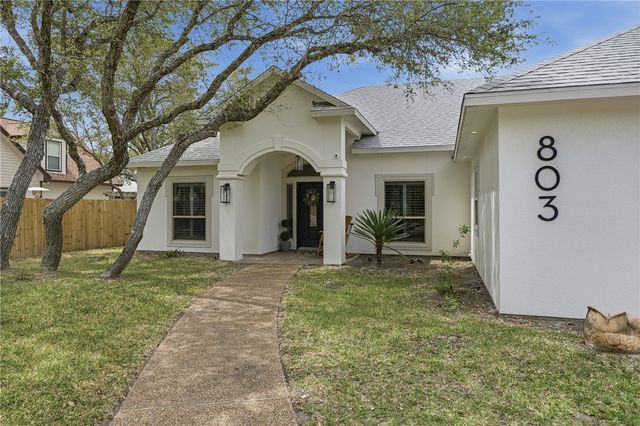 803 Buena Vista Dr, Rockport, TX 78382
