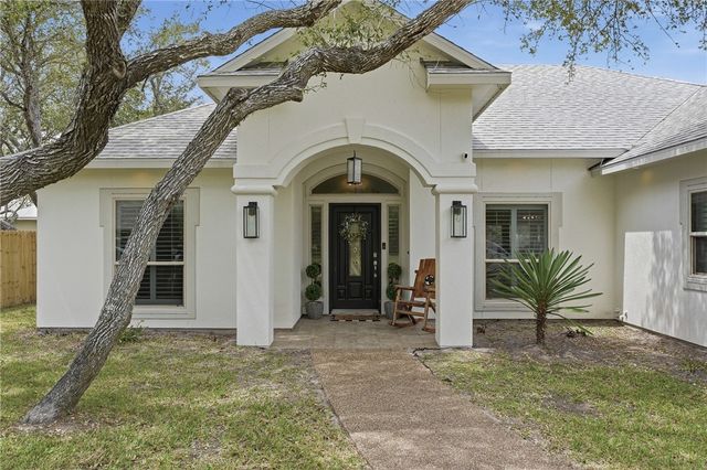 803 Buena Vista Dr, Rockport, TX 78382