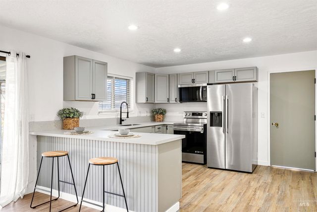 2405 Roosevelt Street, Caldwell, ID 83605