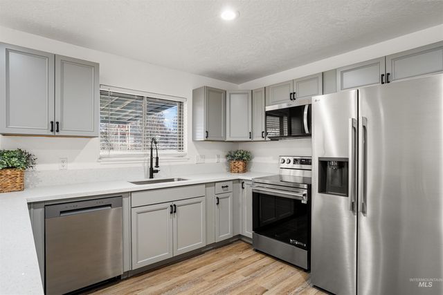 2405 Roosevelt Street, Caldwell, ID 83605