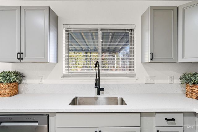 2405 Roosevelt Street, Caldwell, ID 83605