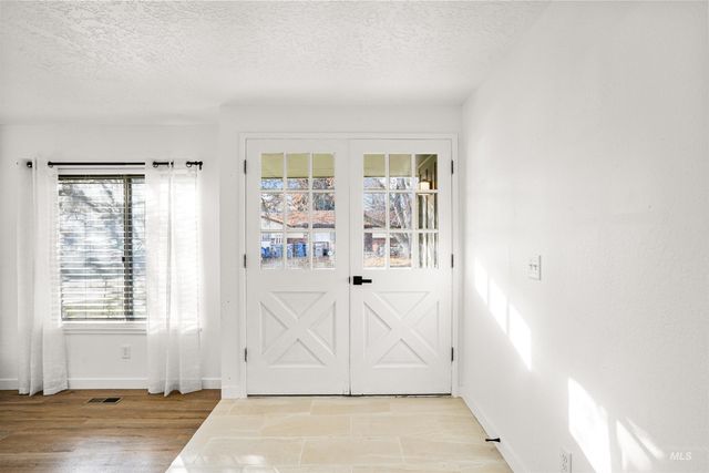 2405 Roosevelt Street, Caldwell, ID 83605