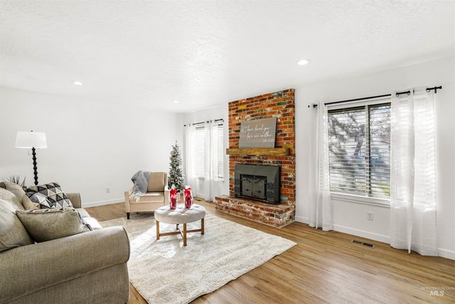 2405 Roosevelt Street, Caldwell, ID 83605