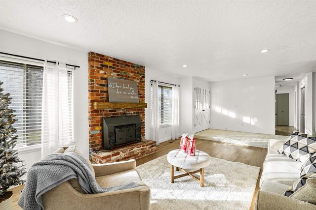 2405 Roosevelt Street, Caldwell, ID 83605