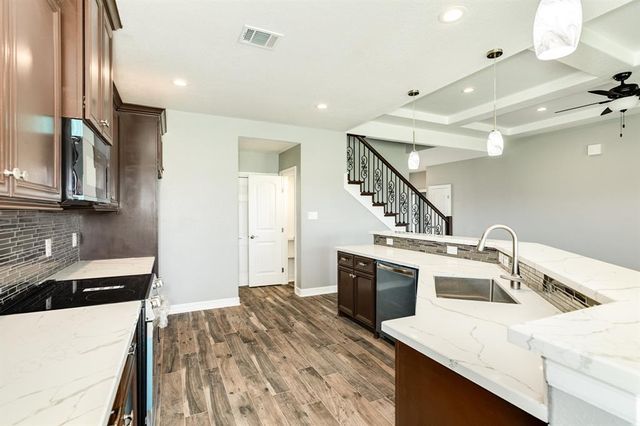 207 Cripple Creek Lane, Angleton, TX 77515