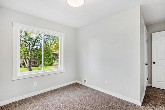 21475 Cheri Lane, Bristol, IN 46507