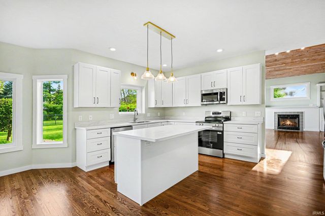21475 Cheri Lane, Bristol, IN 46507