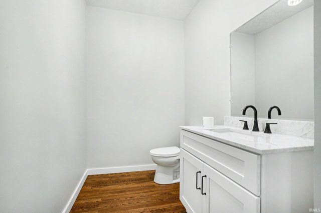 21475 Cheri Lane, Bristol, IN 46507