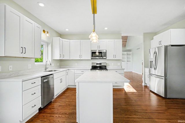21475 Cheri Lane, Bristol, IN 46507