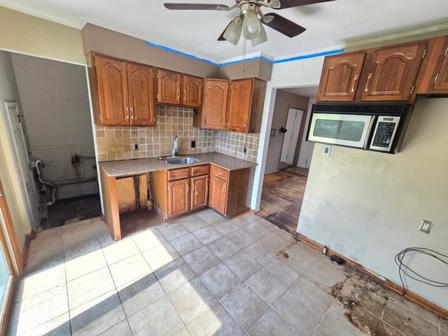 22620 Stephens Street, Saint Clair Shores City, MI 48080