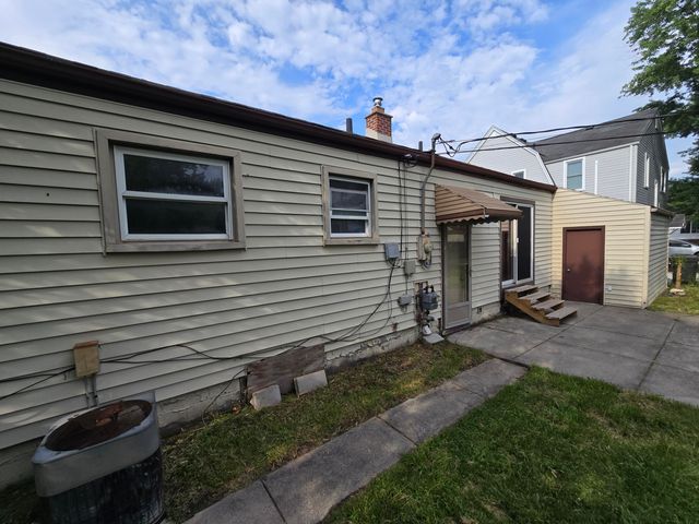 22620 Stephens Street, Saint Clair Shores City, MI 48080
