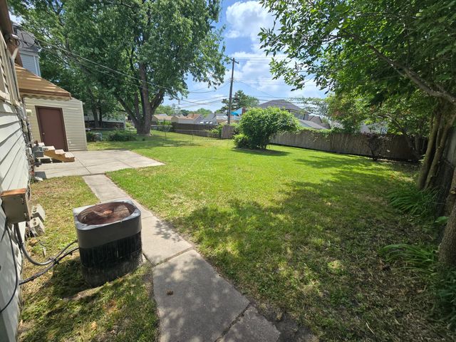 22620 Stephens Street, Saint Clair Shores City, MI 48080