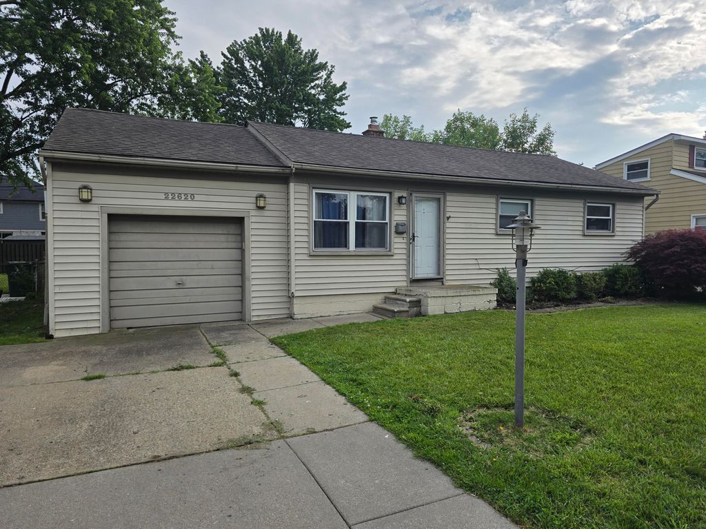 22620 Stephens Street, Saint Clair Shores City, MI 48080