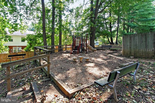 7781 TIVERTON DR, Springfield, VA 22152