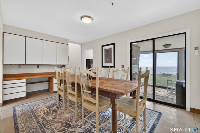 39 Vineyard Place, Guilford, CT 06437