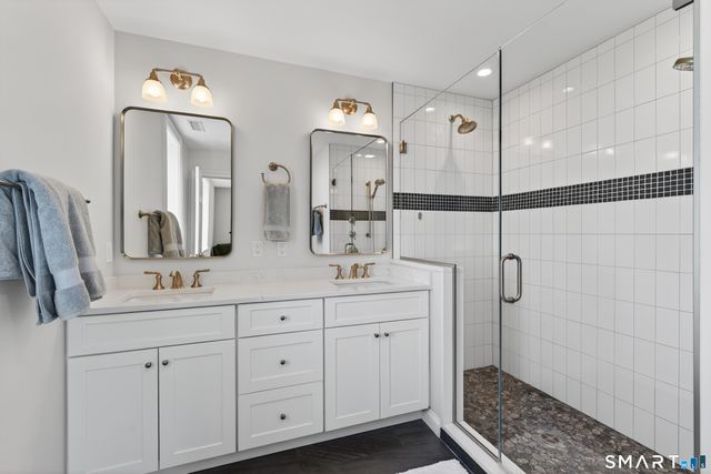 39 Vineyard Place, Guilford, CT 06437