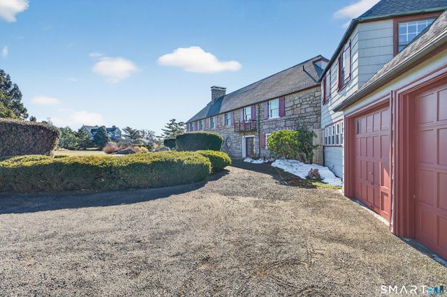 39 Vineyard Place, Guilford, CT 06437