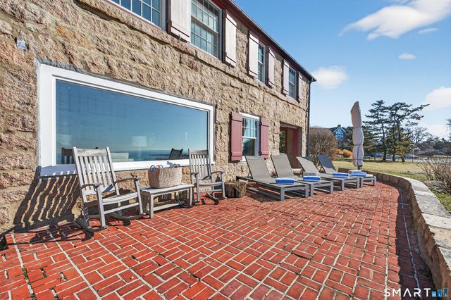 39 Vineyard Place, Guilford, CT 06437