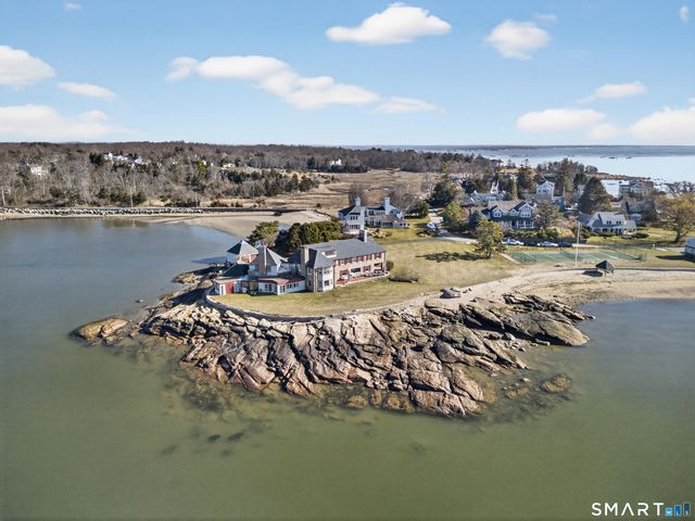 39 Vineyard Place, Guilford, CT 06437