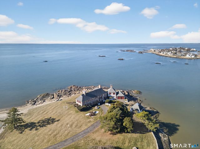 39 Vineyard Place, Guilford, CT 06437