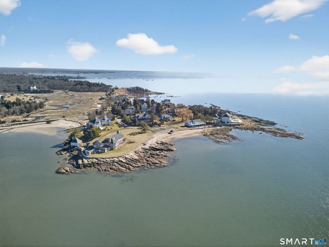 39 Vineyard Place, Guilford, CT 06437