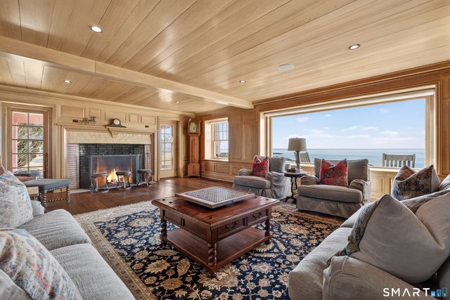 39 Vineyard Place, Guilford, CT 06437