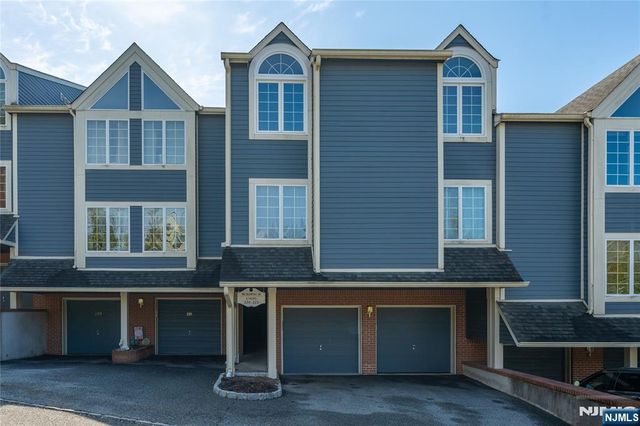 223 Cambridge Drive, Ramsey, NJ 07446