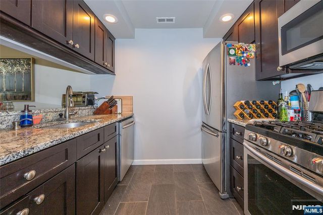 223 Cambridge Drive, Ramsey, NJ 07446
