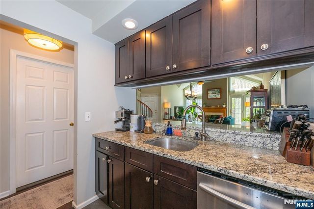 223 Cambridge Drive, Ramsey, NJ 07446