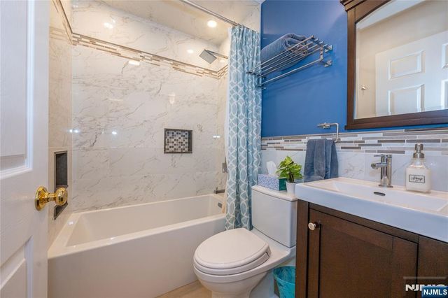 223 Cambridge Drive, Ramsey, NJ 07446